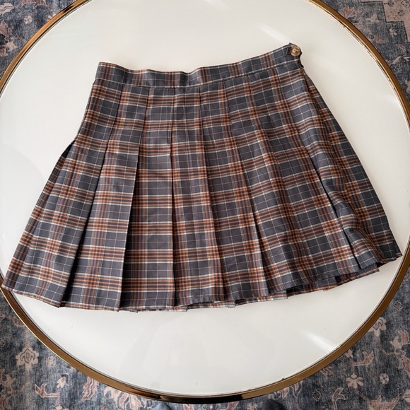 kokopie Dresses & Skirts - Stylish Plaid Mini Skirt in Gray and Brown
